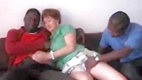 sharing the wife on the couch 1 (cuckold) sharing the wife on the couch 1 (cuckold)