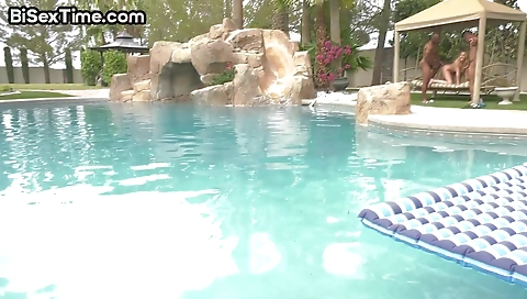 Bisex rimmed IR babe with bigboobs outdoor MMF facesitting